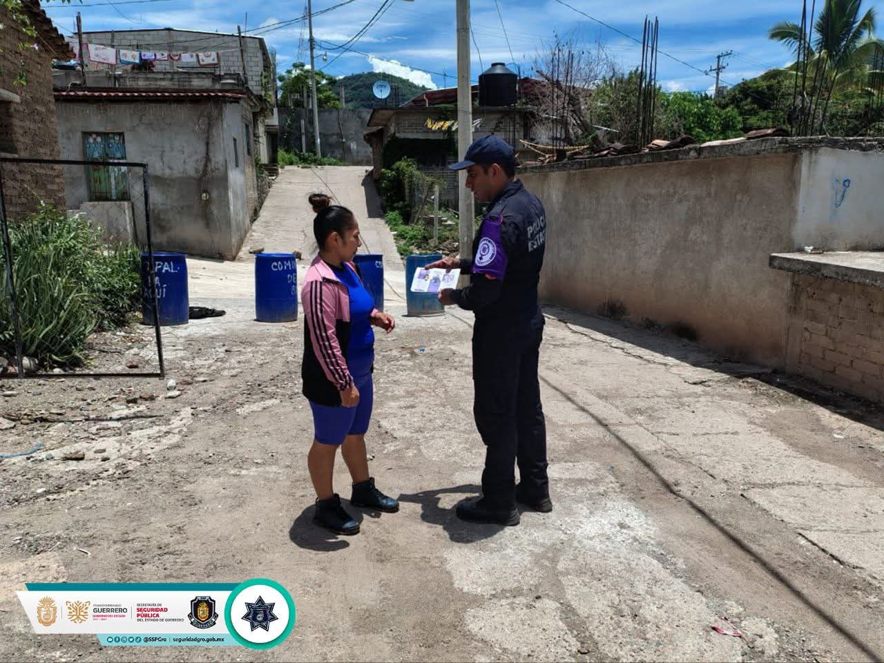 Unidad Policial de Género de la SSP realiza recorridos en Tlaquiltzinapa, Tlapa de Comonfort, Gro