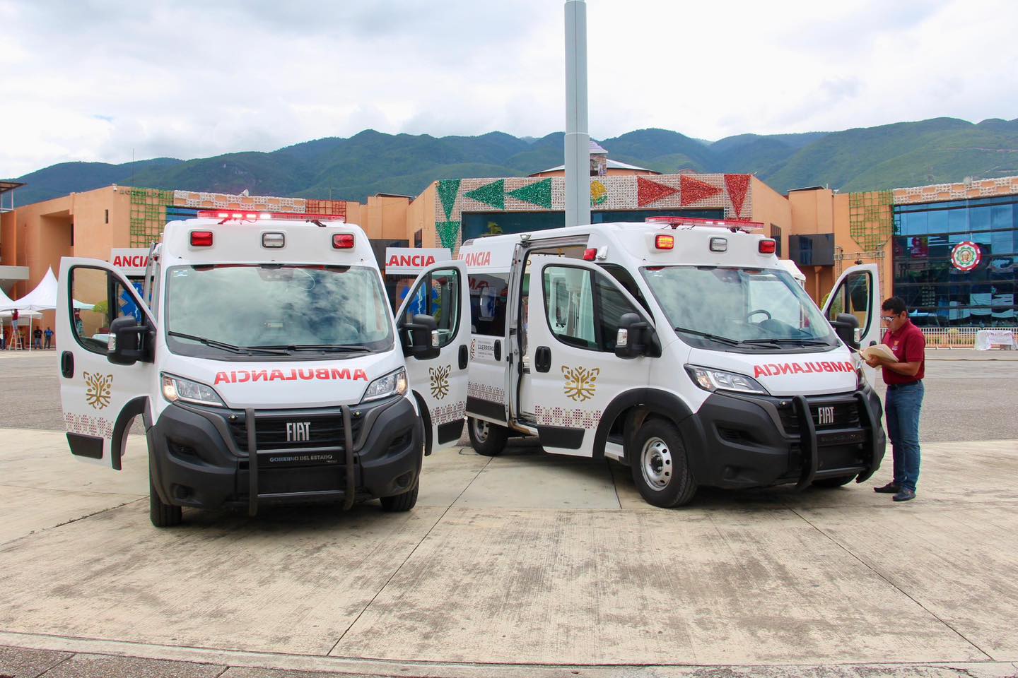 E. Salgado cumple con salud de la Montaña y la Sierra; Tlapa y Leonardo Bravo reciben ambulancias