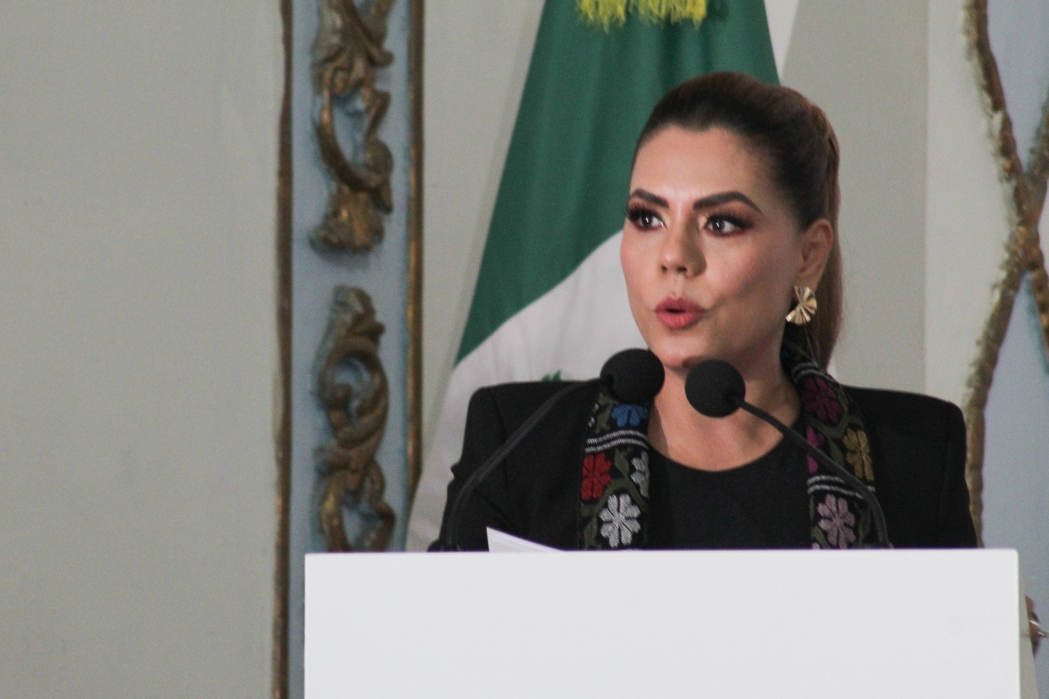 E. Salgado entrega presea Sentimientos de la Nación post mortem a Ifigenia Martínez