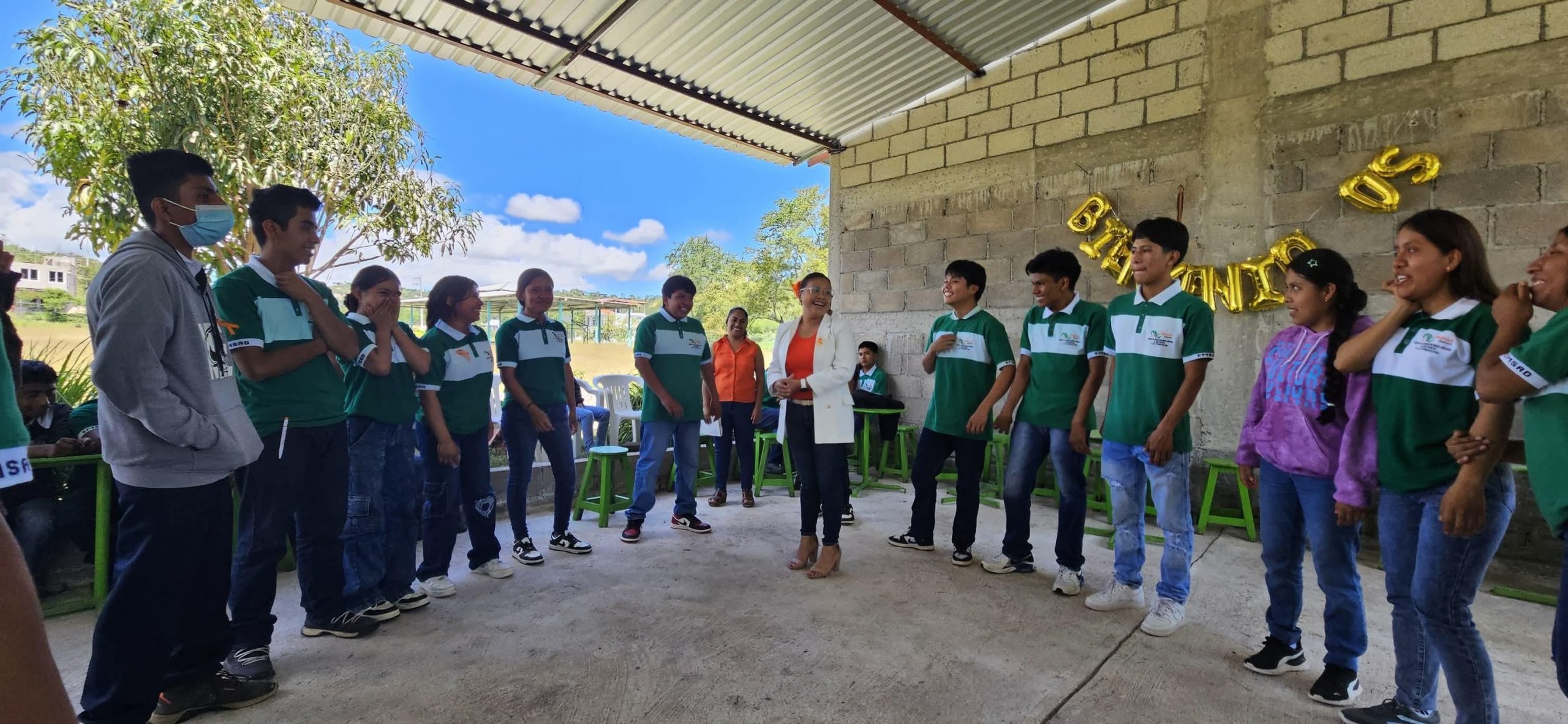 Ayto. de Tlapa e IMMUJER realizan la Feria Naranja en instalaciones de EMSaD 019 Ahuatepec