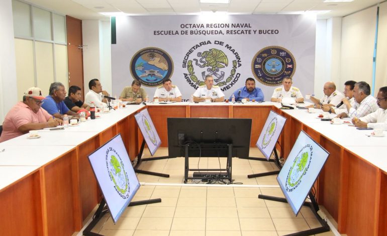 Gobierno de Guerrero sostiene diálogos con trabajadores de playa para mejorar la economía