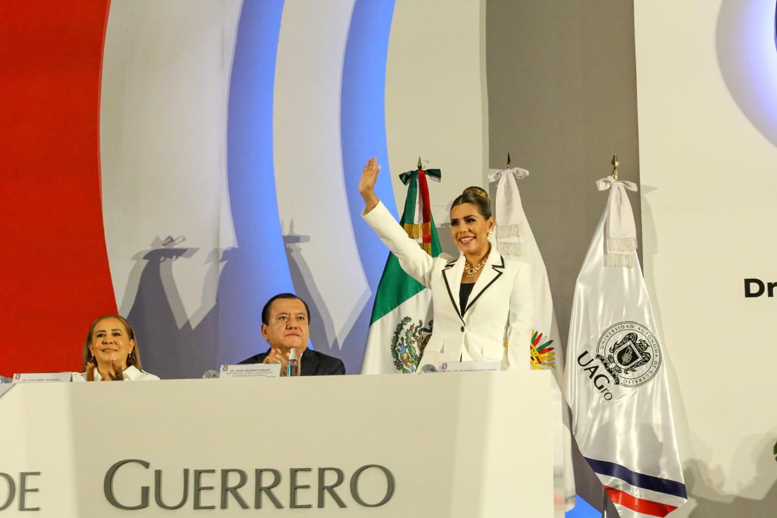 Opinión Tumbando Caña: J. Saldaña asegura que E. Salgado es aliada de la UAGro