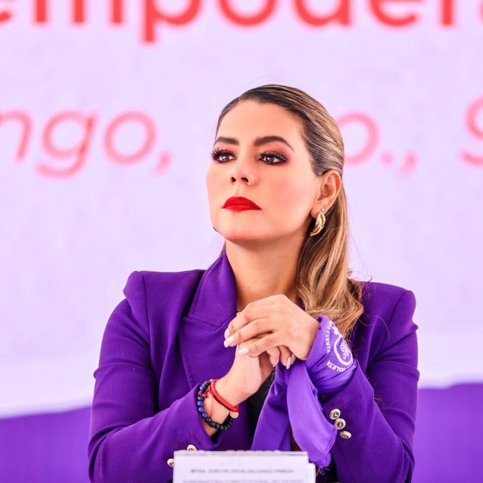 Entorno Político: “E. Salgado llega a 4º Informe de Gobierno con la mayor aprobación ciudadana”