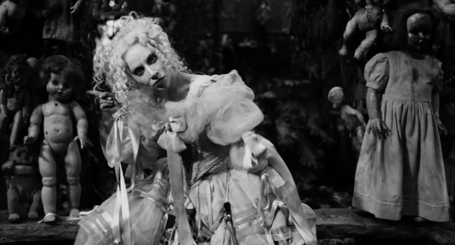 La oscuridad de Gaga y Burton llega a México: Filman en la Isla de las Muñecas