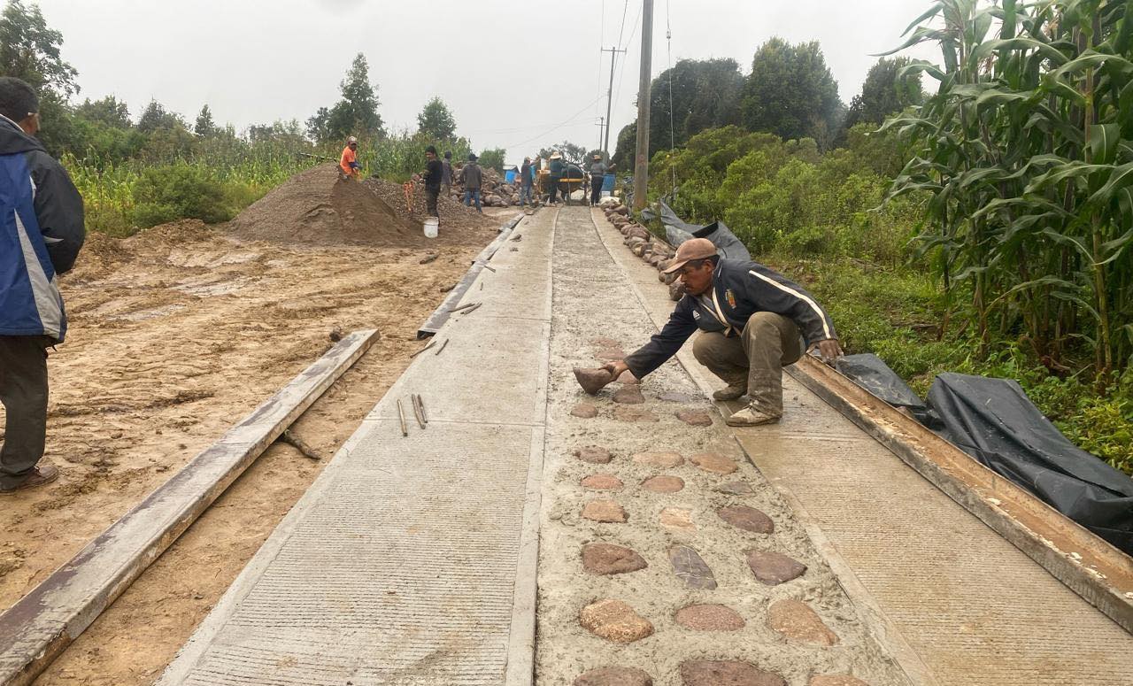 Avanza la construcción de caminos artesanales en Guerrero; beneficiarán a más de 8 mil habitantes
