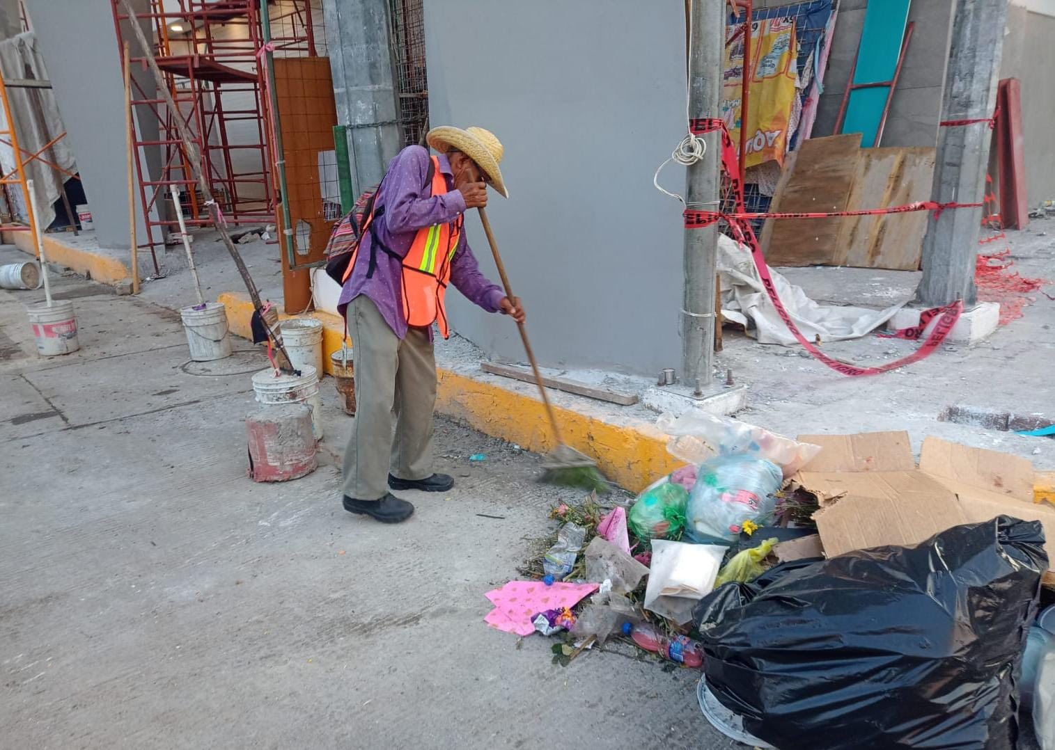 Refuerza Gobierno de Acapulco acciones de saneamiento por Día de Muertos