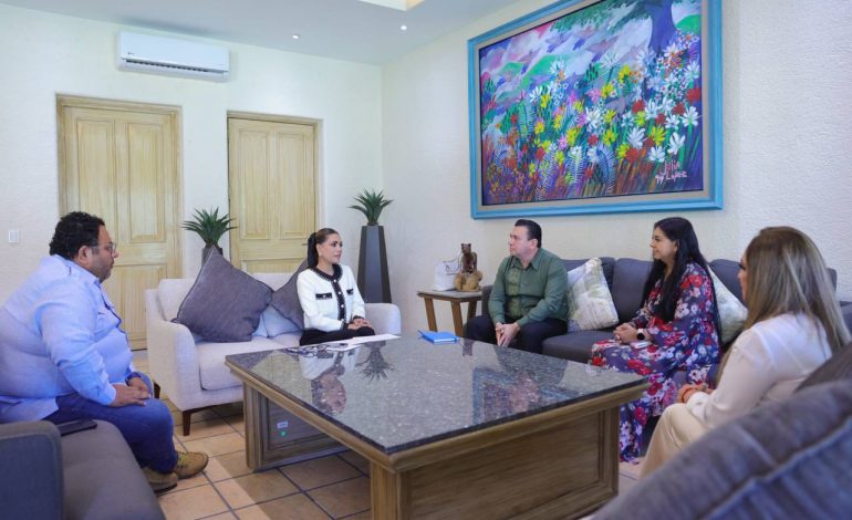 E. Salgado se reúne con M. Gumecindo para sumar esfuerzos en búsqueda de personas desaparecidas 