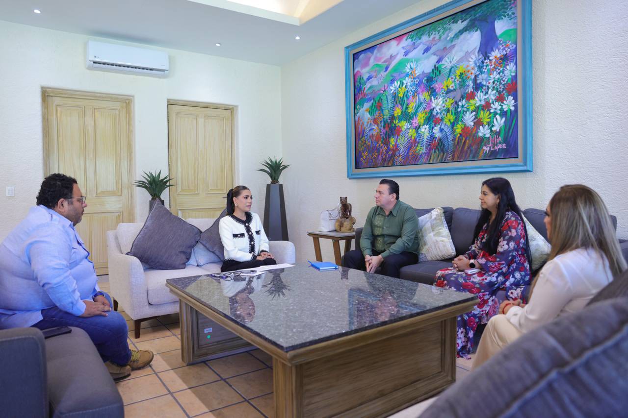 E. Salgado se reúne con M. Gumecindo para sumar esfuerzos en búsqueda de personas desaparecidas 