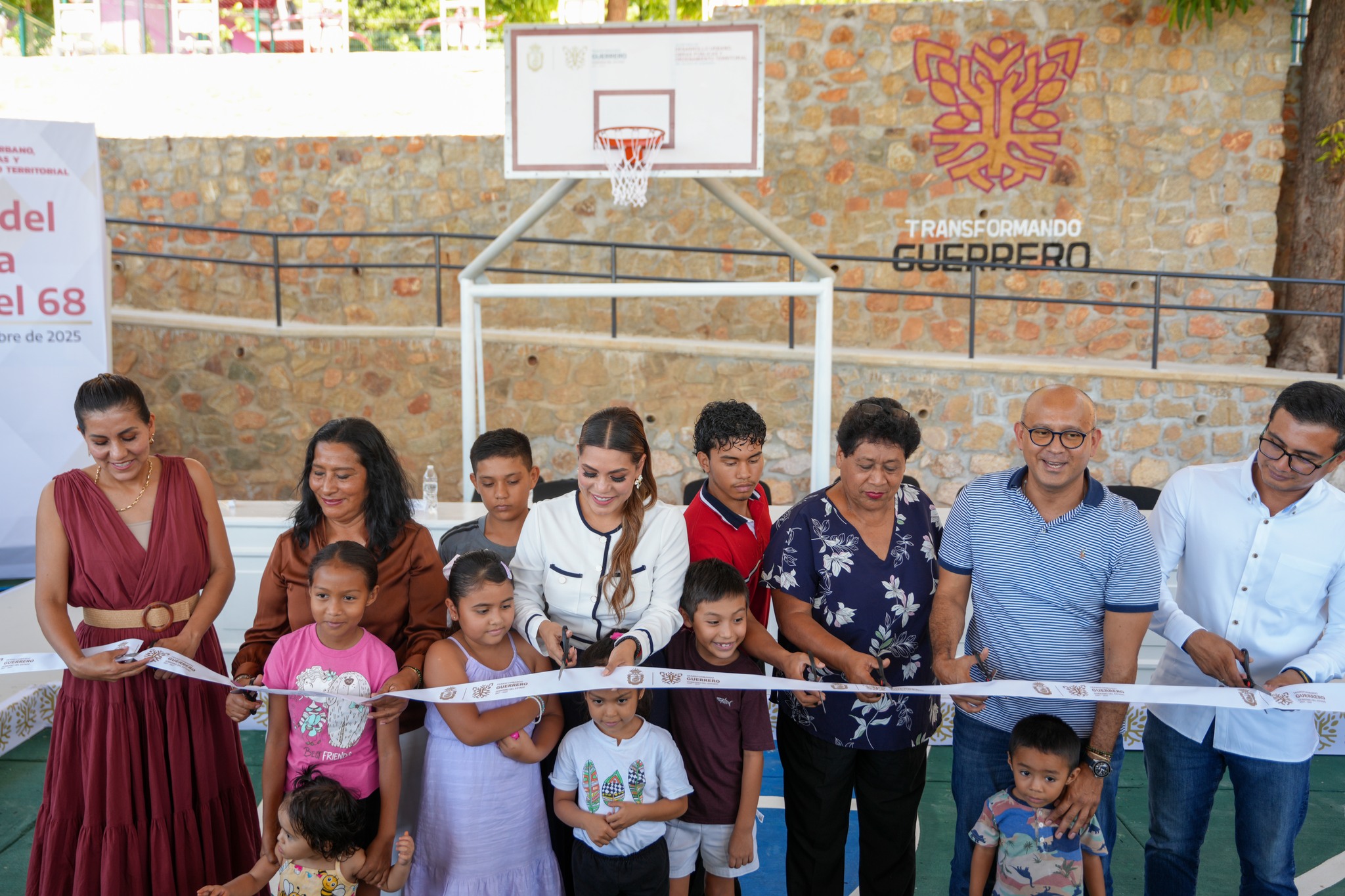 E. Salgado realiza inauguración del parque de la Col. Mártires del 68 en Acapulco