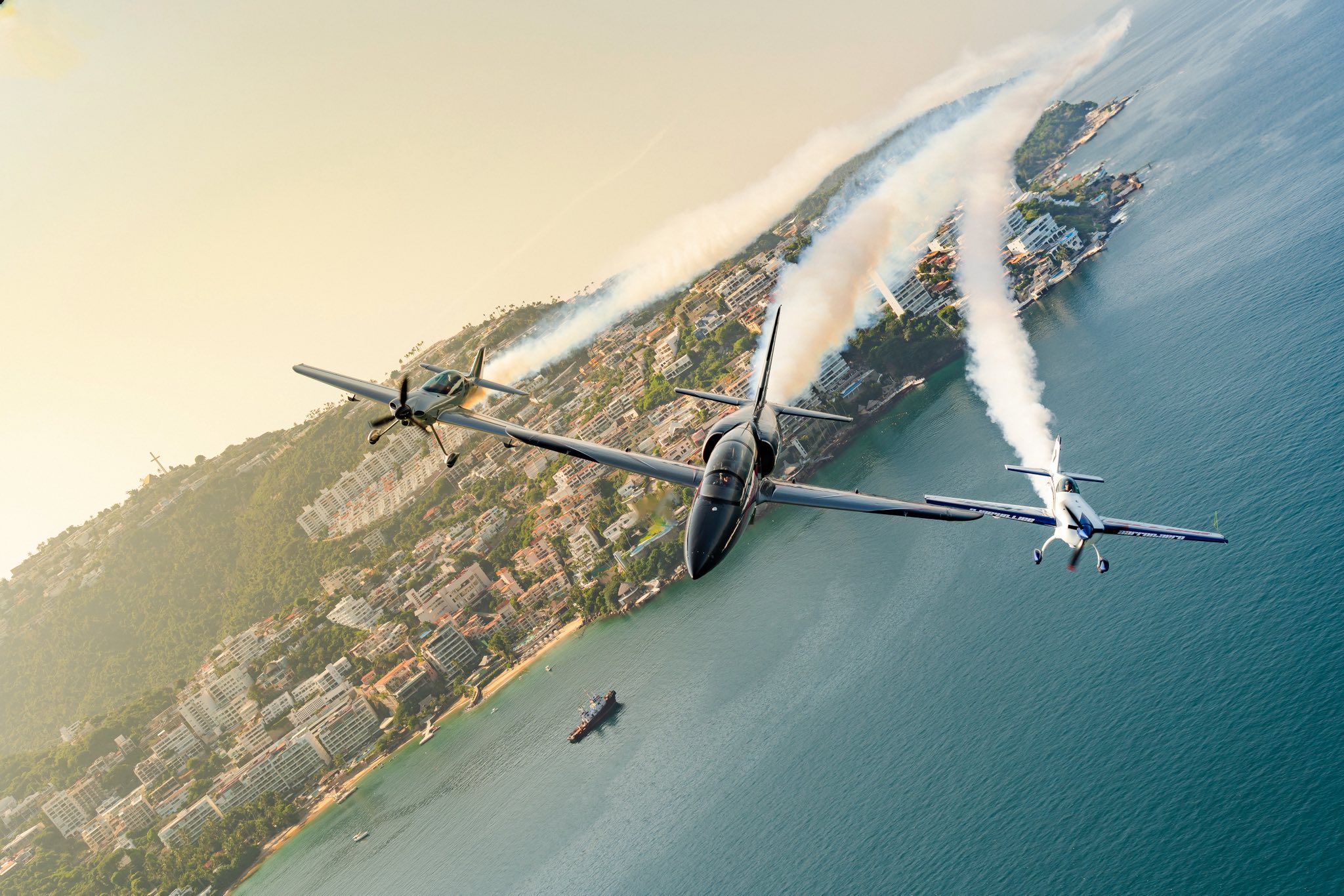 Acapulco vibra con el espectacular arranque del Air Show 2025