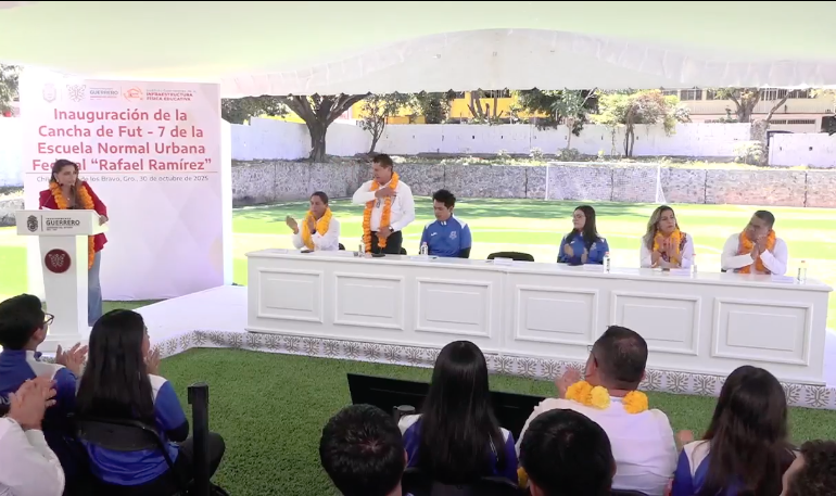 E. Salgado inaugura cancha de fut-7 de la Escuela Normal Urbana Federal “Rafael Ramírez”