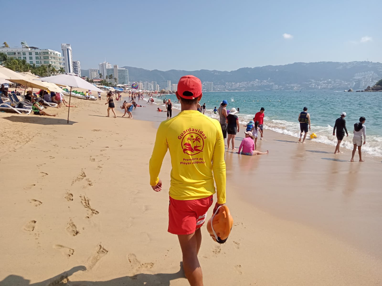 Refuerzan vigilancia acuática durante el Operativo Invierno 2025 en playas de Guerrero