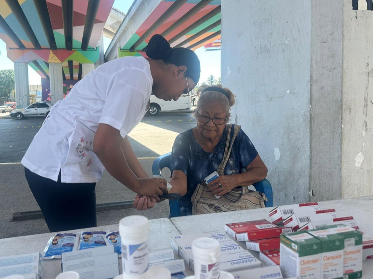 E. Salgado garantiza a visitantes servicio de salud con módulos de atención en diversos puntos