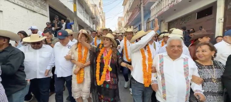 Evelyn Salgado realiza recorrido de supervisión en el Paseo del Pendón, en Chilpancingo