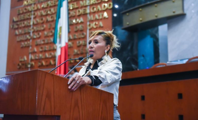 Propone diputada apoyo económico para estudiantes que representen a Guerrero