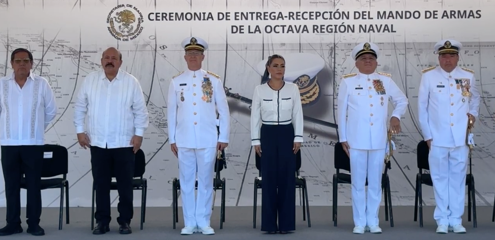 E. Salgado asiste a la Recepción del Mando de Armas de la Octava Región Naval en Acapulco