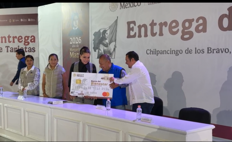 Evelyn Salgado encabeza entrega de tarjetas del Banco del Bienestar en Chilpancingo