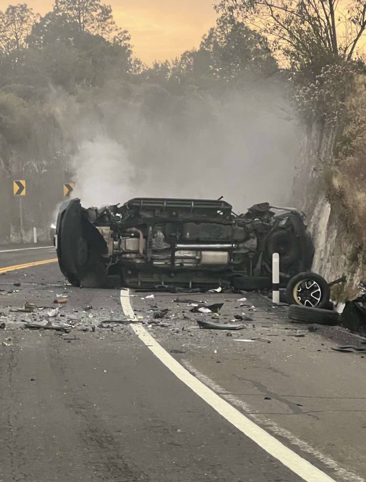 Fatal accidente en la Toluca-Zitácuaro deja tres muertos y dos heridos en Amanalco