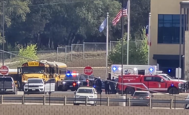 Otra vez el horror en Texas: Alumno de 15 años balea a su maestra en plena clase y se quita la vida